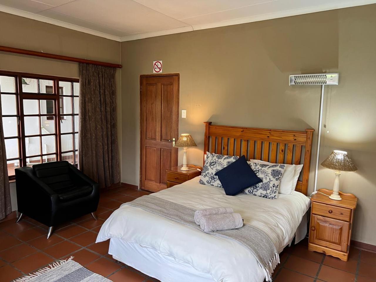 Barnyard Venue Hotel Ermelo Exterior photo